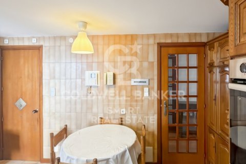 Huoneisto myytävänä A Coruna, Espanja, 4 makuuhuonetta, 151 m2 No. 178784 - kuva 9