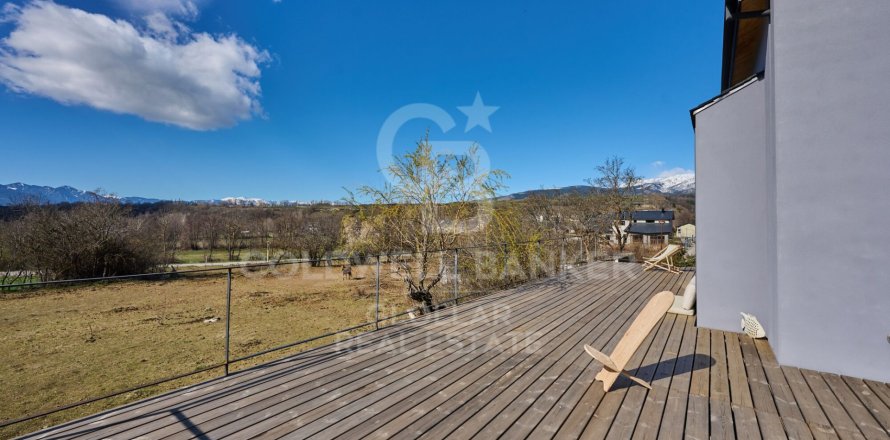 House en Espagne 2 chambres, 121 m2 No. 178785