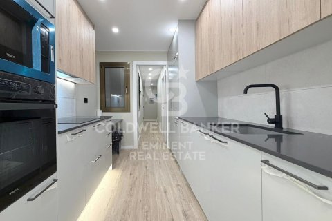 Apartment à vendre à Barcelona, Espagne, 2 chambres, 64 m2 No. 178783 - photo 5