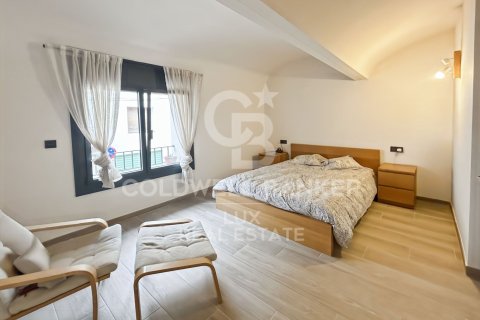 Duplex à vendre à Girona, Espagne, 3 chambres,  No. 178621 - photo 9