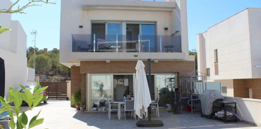 Villa à San Miguel de Salinas, Alicante, Espagne 3 chambres, 118 m2 No. 142933