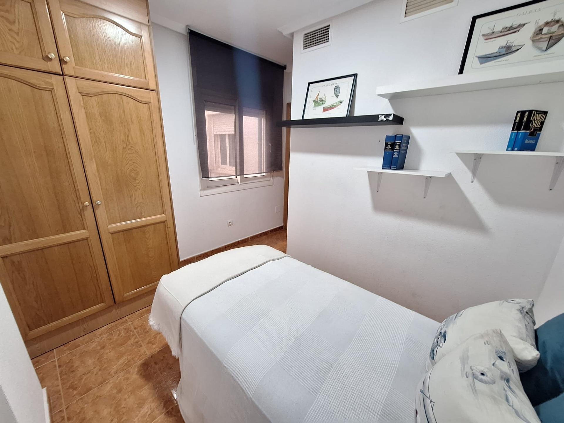 Apartment in Torrevieja, Alicante, Spain 3 bedrooms, 83 sq.m. No. 184271
