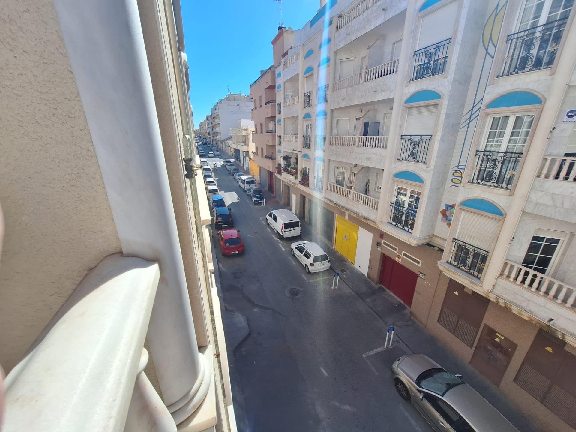 Apartment in Torrevieja, Alicante, Spain 3 bedrooms, 83 sq.m. No. 184271