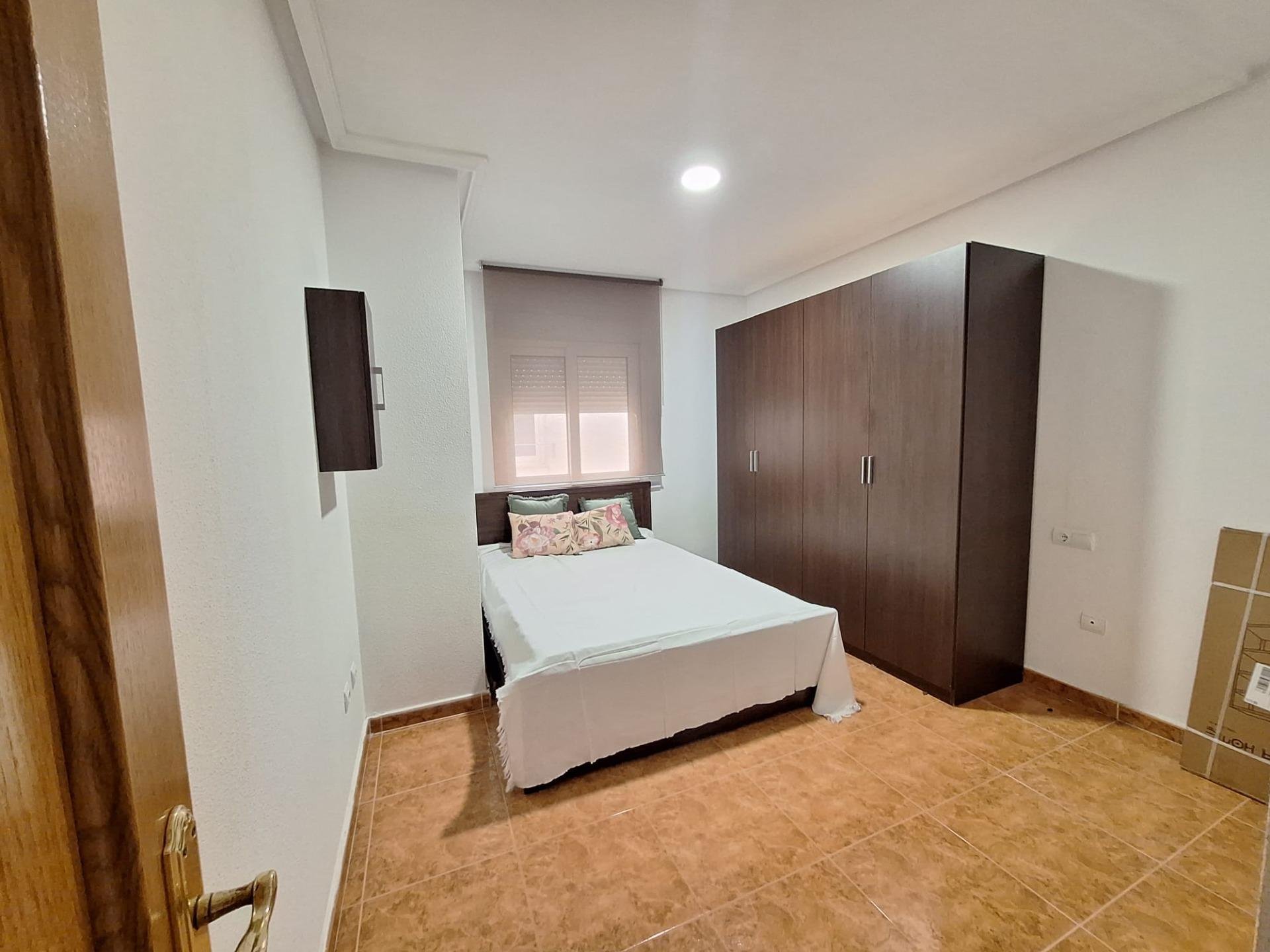 Apartment in Torrevieja, Alicante, Spain 3 bedrooms, 83 sq.m. No. 184271