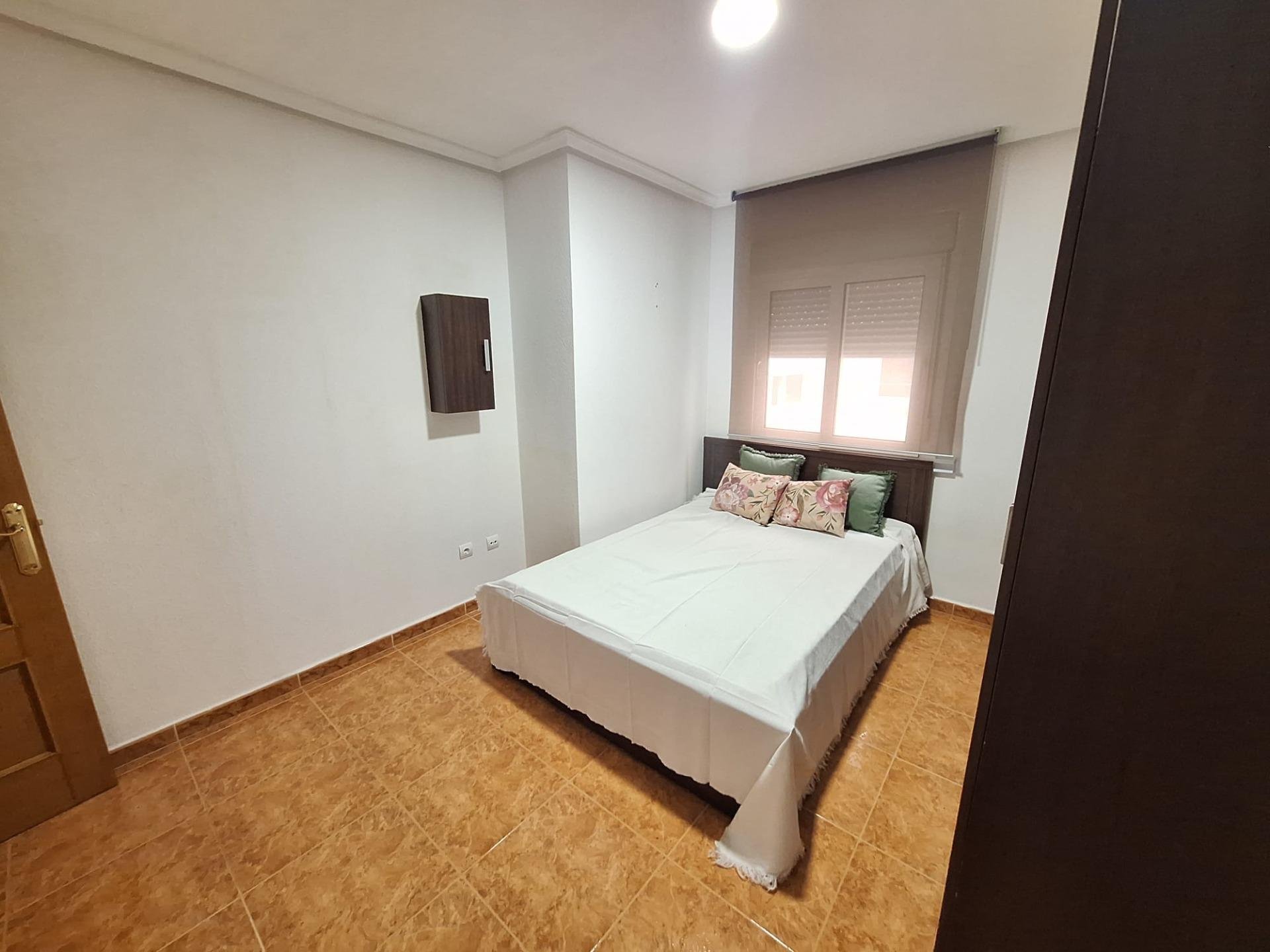 Apartment in Torrevieja, Alicante, Spain 3 bedrooms, 83 sq.m. No. 184271