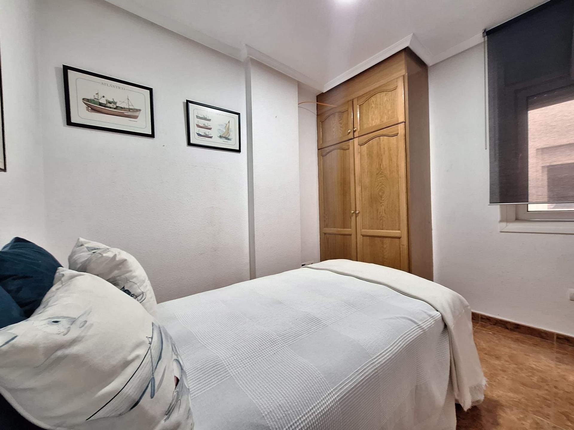 Apartment in Torrevieja, Alicante, Spain 3 bedrooms, 83 sq.m. No. 184271