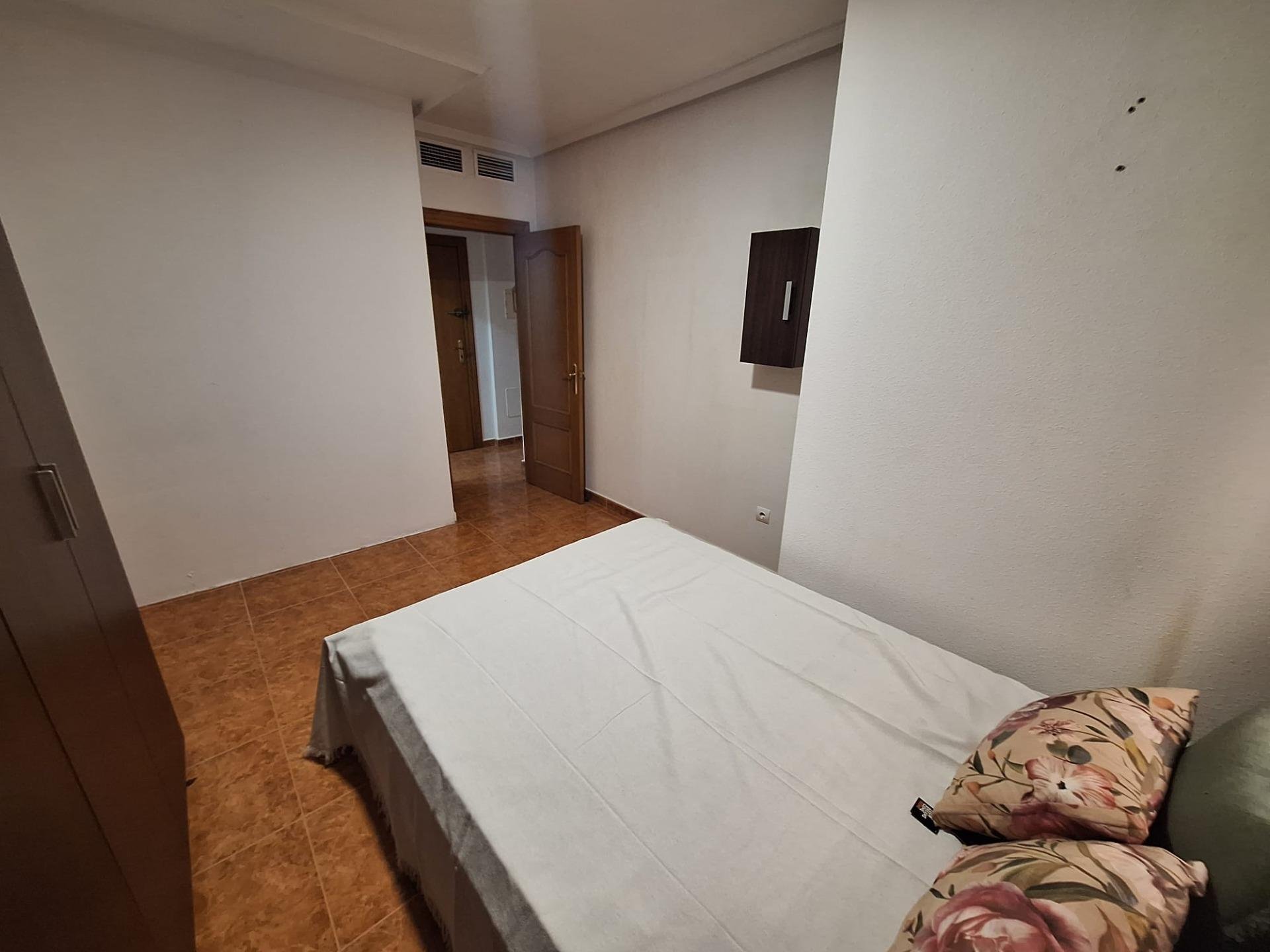 Apartment in Torrevieja, Alicante, Spain 3 bedrooms, 83 sq.m. No. 184271