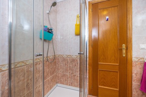 Apartment for sale in Torrevieja, Alicante, Spain 1 bedroom, 58 sq.m. No. 184268 - photo 18