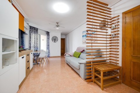 Apartment for sale in Torrevieja, Alicante, Spain 1 bedroom, 58 sq.m. No. 184268 - photo 2