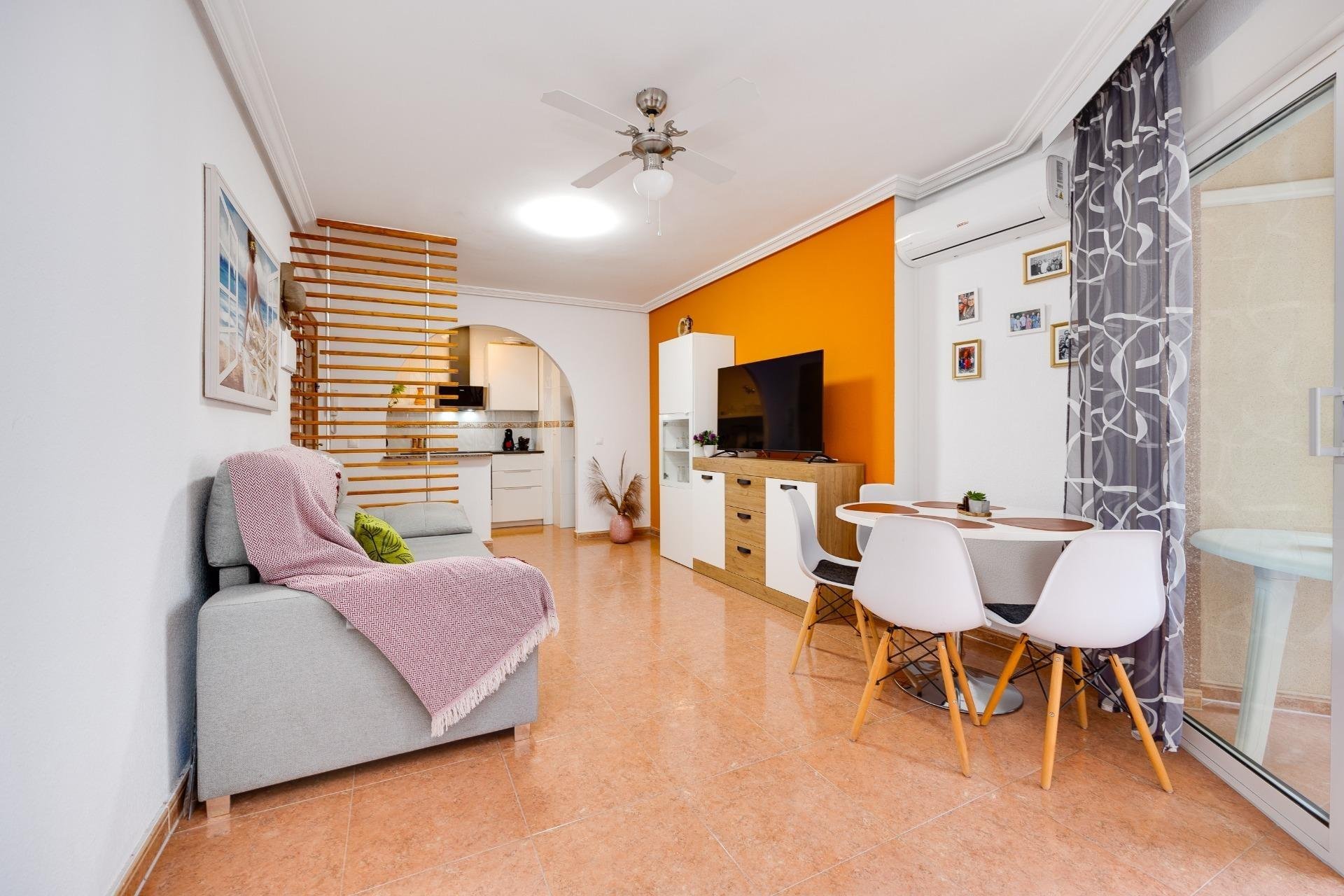 Appartamento a Torrevieja, Alicante, Spagna 1 camera da letto, 58 mq. N° 184268