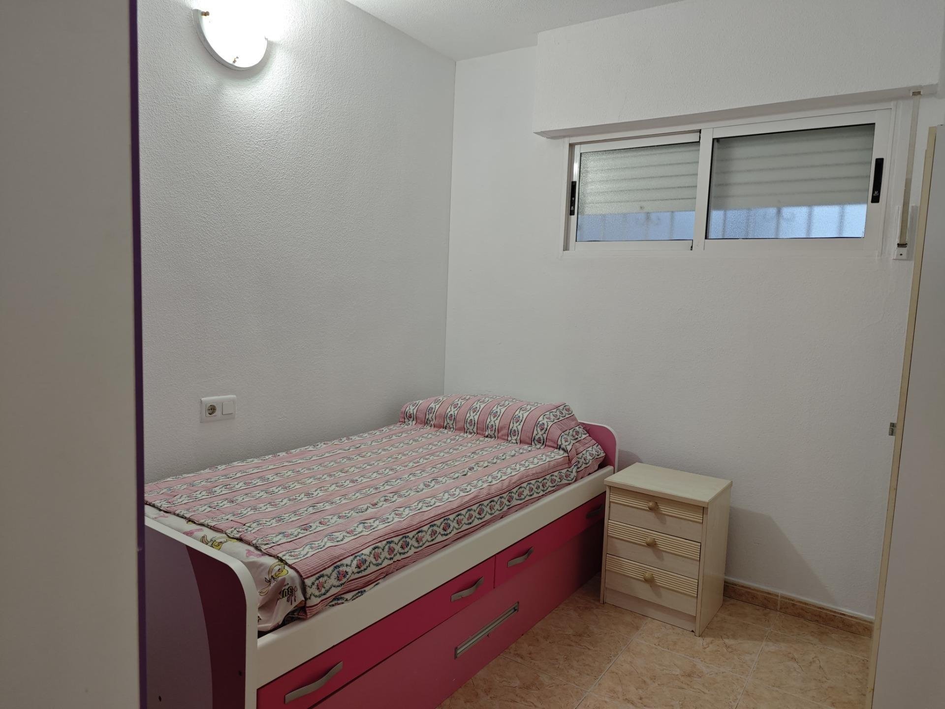 Apartment à Torrevieja, Alicante, Espagne 2 chambres, 65 m2 No. 184273