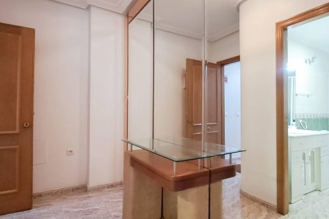 Apartment for sale in Torrevieja, Alicante, Spain 2 bedrooms, 67 sq.m. No. 184274 - photo 16