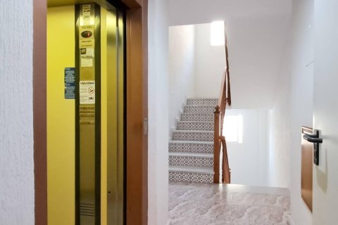 Apartment for sale in Torrevieja, Alicante, Spain 2 bedrooms, 67 sq.m. No. 184274 - photo 17
