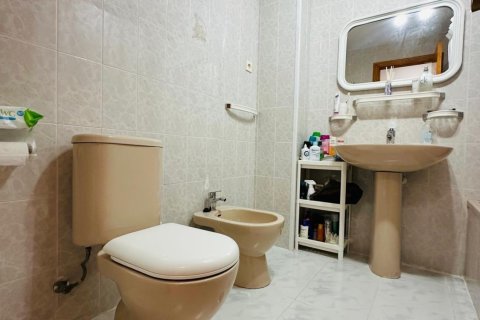 Apartment for sale in Torrevieja, Alicante, Spain 2 bedrooms, 72 sq.m. No. 184269 - photo 3