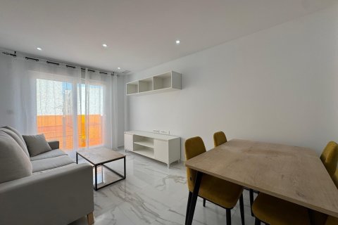Huoneisto myytävänä Torrevieja, Alicante, Espanja, 2 makuuhuonetta, 85 m2 No. 145464 - kuva 2