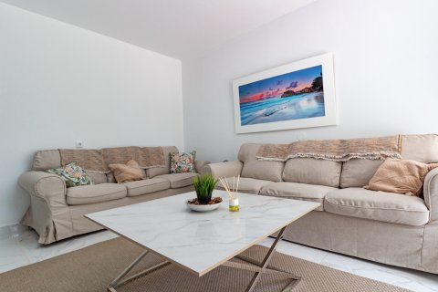 Townhouse for sale in Alicante, Spain 4 bedrooms, 142 sq.m. No. 193169 - photo 10