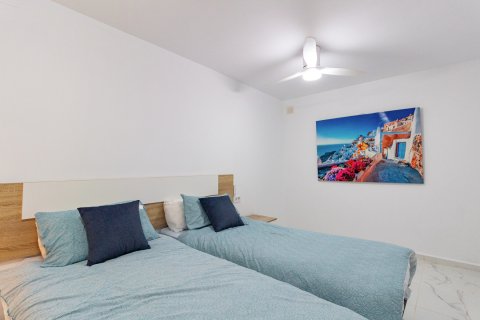 Townhouse for sale in Alicante, Spain 4 bedrooms, 142 sq.m. No. 193169 - photo 15