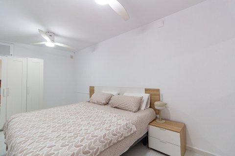 Townhouse for sale in Alicante, Spain 4 bedrooms, 142 sq.m. No. 193169 - photo 19