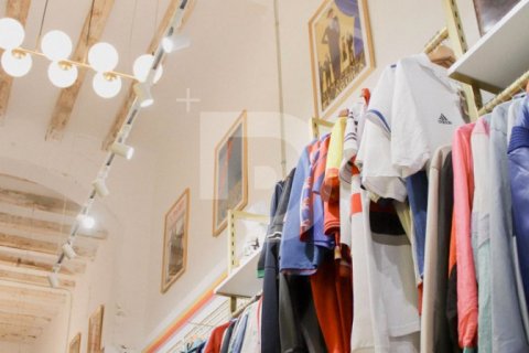 Retail store for sale in Ciutat Vella, Barcelona, Spain 100 sq.m. No. 154902 - photo 2