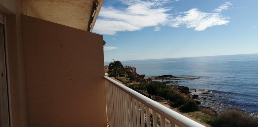 Apartamento en Torrevieja, Alicante, España 3 dormitorios, 75 m2 No. 140391