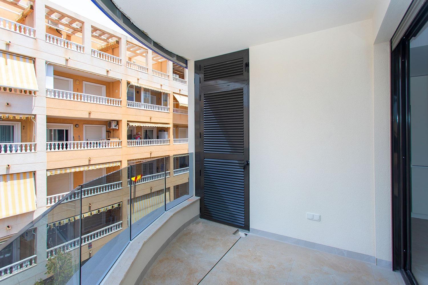 Huoneisto Torrevieja, Alicante, Espanja 2 makuuhuonetta, 86 m2 No. 140392