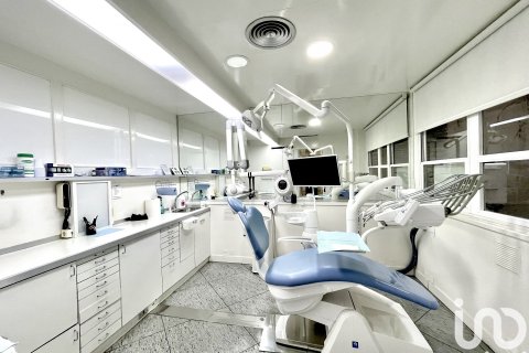 Продажа коммерческой недвижимости в Барселона, Испания 1 спальня, 184м2 №153112 - фото 18