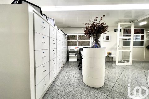 Продажа коммерческой недвижимости в Барселона, Испания 1 спальня, 184м2 №153112 - фото 4