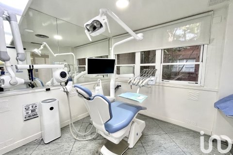 Продажа коммерческой недвижимости в Барселона, Испания 1 спальня, 184м2 №153112 - фото 16