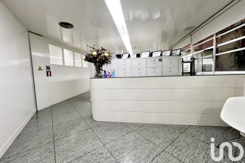 Продажа коммерческой недвижимости в Барселона, Испания 1 спальня, 184м2 №153112 - фото 3