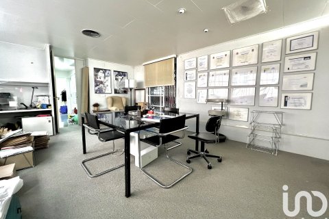 Продажа коммерческой недвижимости в Барселона, Испания 1 спальня, 184м2 №153112 - фото 23