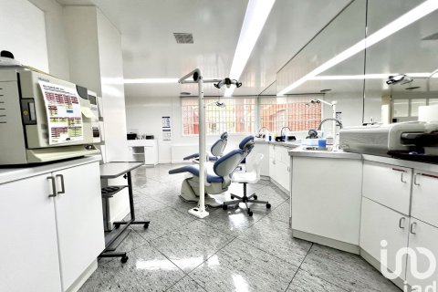 Продажа коммерческой недвижимости в Барселона, Испания 1 спальня, 184м2 №153112 - фото 9