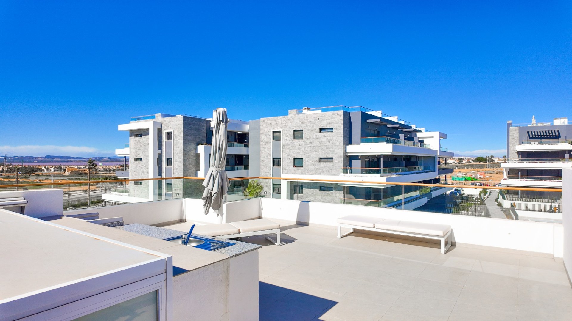 Rindu māja Torrevieja, Alicante, Spānijā 3 istabas, 261 m2 Nr. 147419