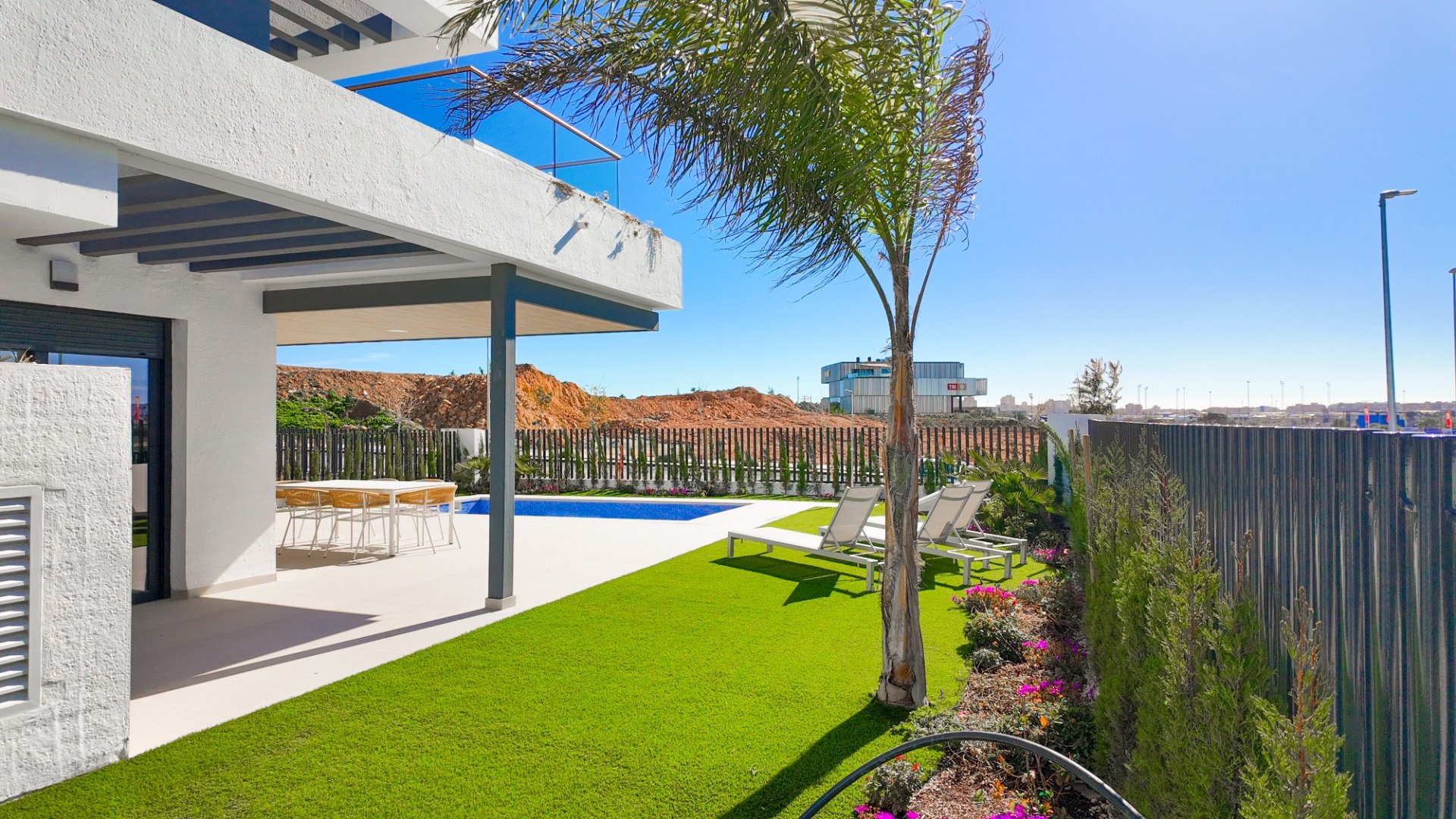 Rindu māja Torrevieja, Alicante, Spānijā 3 istabas, 261 m2 Nr. 147419