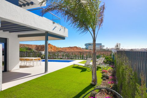 Kamienica w Torrevieja, Alicante, Hiszpania 3 sypialnie, 261 mkw. nr 147419 – zdjęcie 2