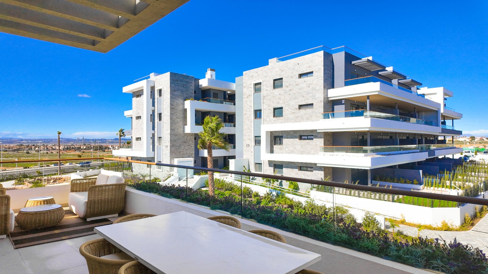 Rindu māja Torrevieja, Alicante, Spānijā 3 istabas, 261 m2 Nr. 147419