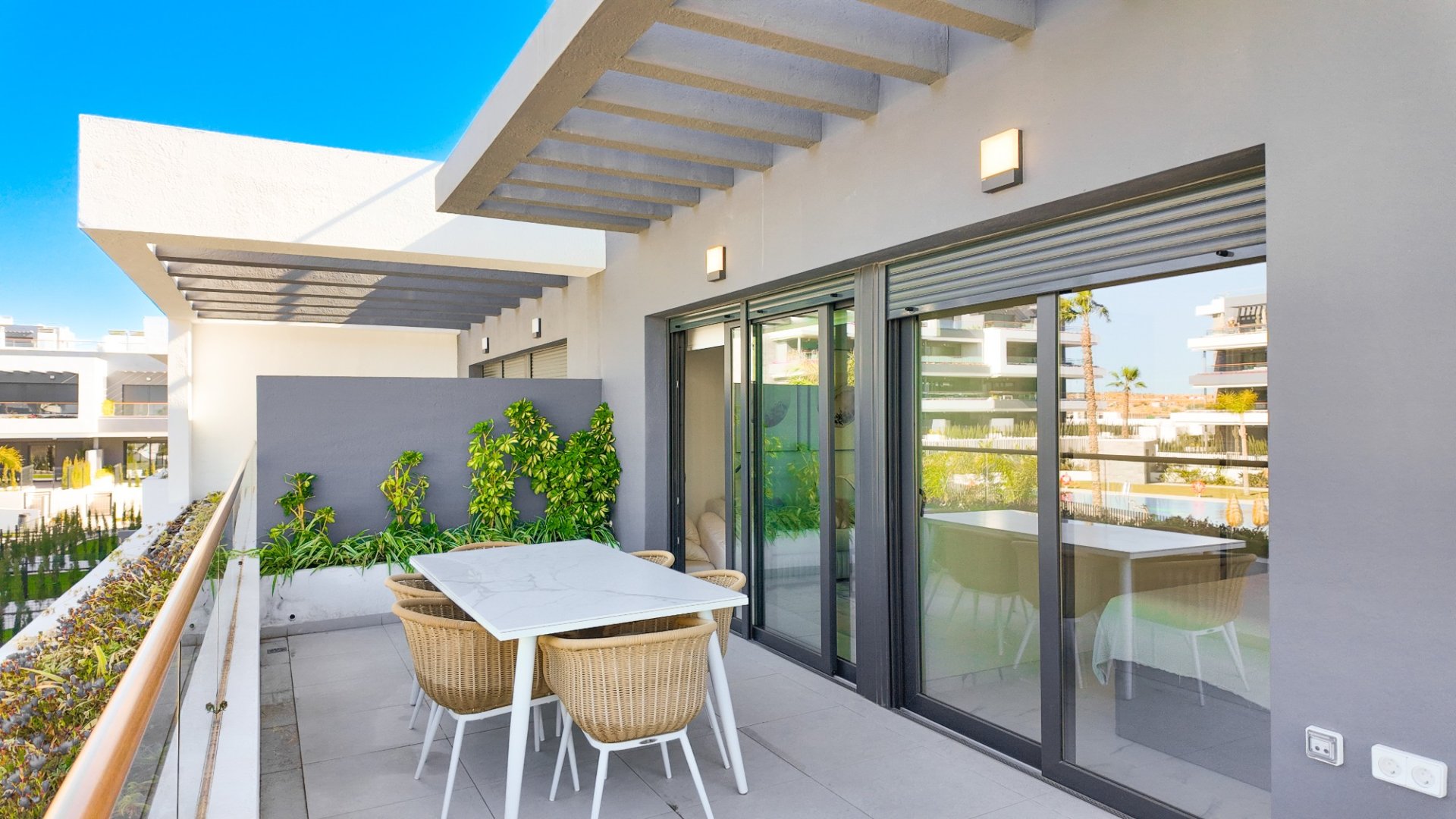 Huoneisto Torrevieja, Alicante, Espanja 2 makuuhuonetta, 98 m2 No. 147420