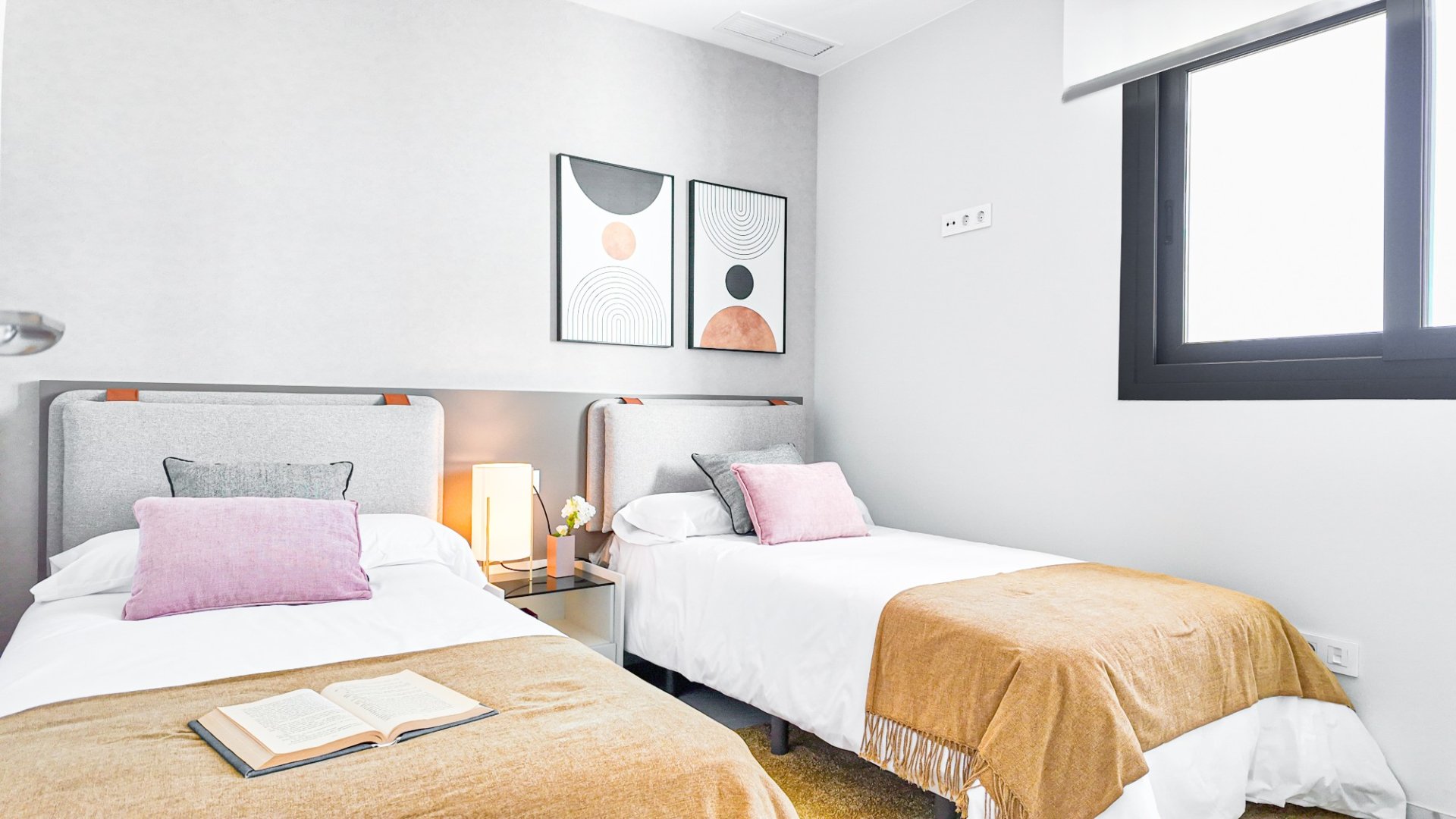 Huoneisto Torrevieja, Alicante, Espanja 2 makuuhuonetta, 98 m2 No. 147420