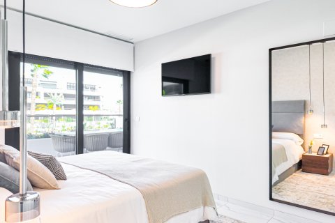 Apartment for sale in Torrevieja, Alicante, Spain 2 bedrooms, 98 sq.m. No. 147420 - photo 2