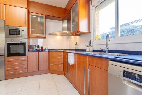 House for rent in Cambrils, Tarragona, Spain 4 bedrooms, 439 sq.m. No. 160490 - photo 27