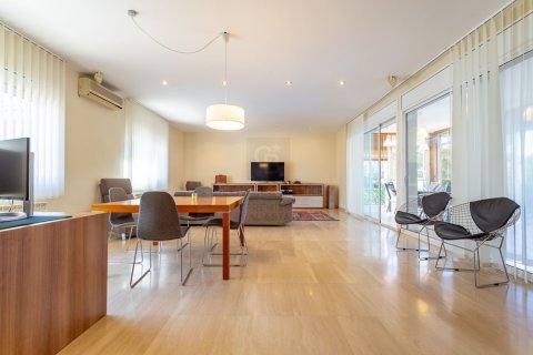 House for rent in Cambrils, Tarragona, Spain 4 bedrooms, 439 sq.m. No. 160490 - photo 22