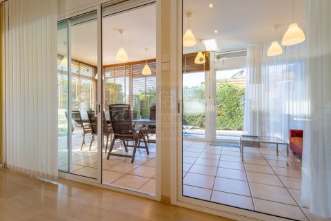 House for rent in Cambrils, Tarragona, Spain 4 bedrooms, 439 sq.m. No. 160490 - photo 3