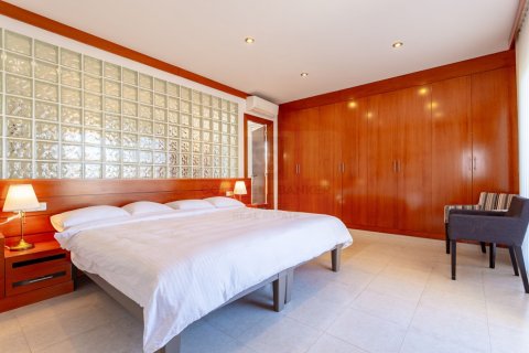 House for rent in Cambrils, Tarragona, Spain 4 bedrooms, 439 sq.m. No. 160490 - photo 11