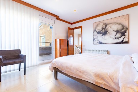 House for rent in Cambrils, Tarragona, Spain 4 bedrooms, 439 sq.m. No. 160490 - photo 12