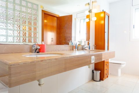 House for rent in Cambrils, Tarragona, Spain 4 bedrooms, 439 sq.m. No. 160490 - photo 8