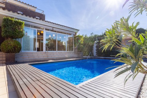 House for rent in Cambrils, Tarragona, Spain 4 bedrooms, 439 sq.m. No. 160490 - photo 21