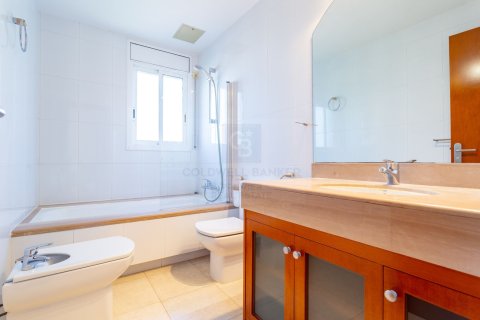 House for rent in Cambrils, Tarragona, Spain 4 bedrooms, 439 sq.m. No. 160490 - photo 10