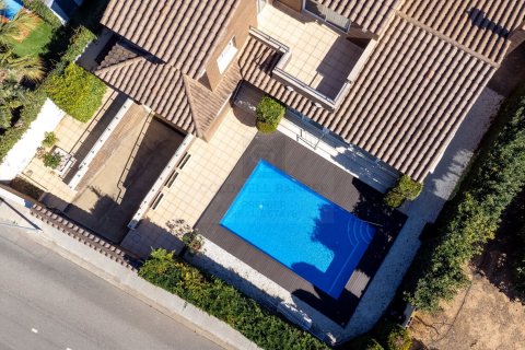 House for rent in Cambrils, Tarragona, Spain 4 bedrooms, 439 sq.m. No. 160490 - photo 20