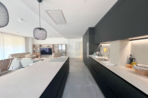 Apartment in Salou, Tarragona, Spain 4 bedrooms, 152 sq.m. No. 160492