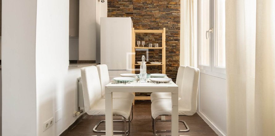 Wohnung in Barcelona, Spanien 4 Schlafzimmer, 107 m2 Nr. 150542