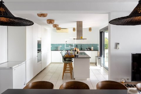 Villa for sale in Arenys de Munt, Barcelona, Spain 7 bedrooms, 346 sq.m. No. 150543 - photo 15